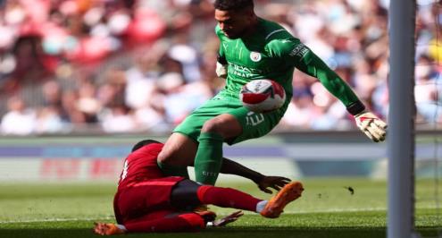 بخطأ فادح من حارس سيتي.. ماني يعزز تقدم ليفربول بكأس الاتحاد الإنجليزي (فيديو)